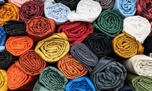 scampoli di stoffe tessuti occasioni cucito per tappezzeria o hobby creativo